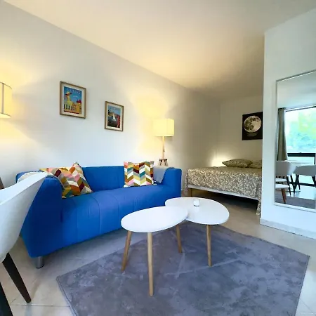 Lejlighed Spacious New And Terrace