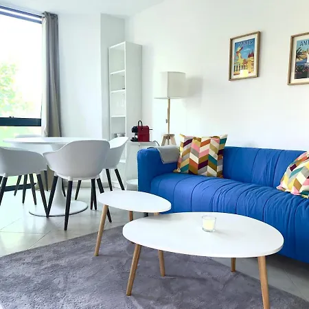 Lejlighed Spacious New And Terrace