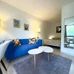 Lejlighed Spacious New And Terrace