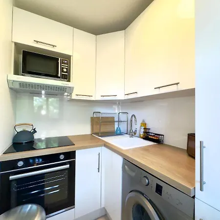 Spacious New And Terrace Lejlighed *