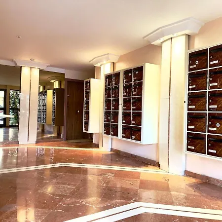 Spacious New And Terrace アパート *