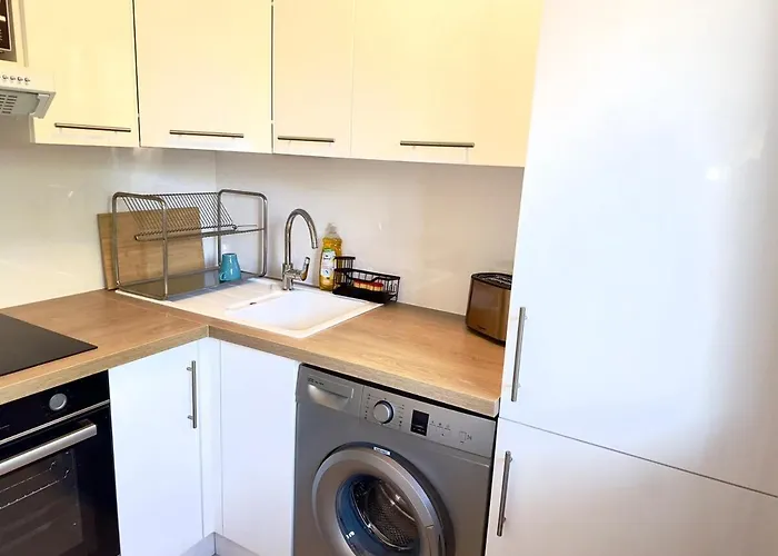 Daire Spacious New And Terrace *