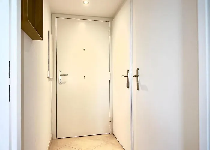 Spacious New And Terrace Daire Juan-les-Pins