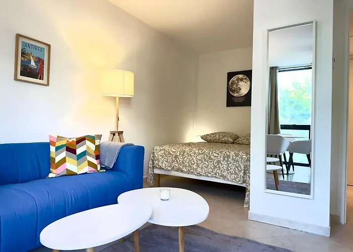 Spacious New And Terrace Daire