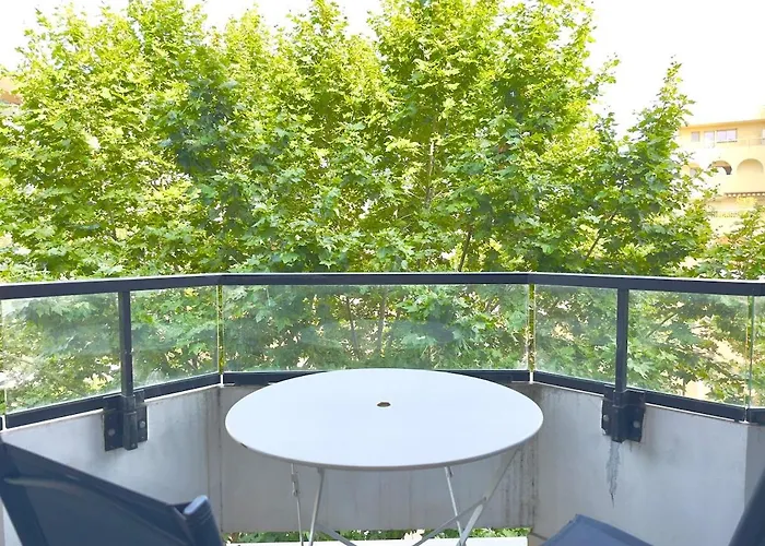 Spacious New And Terrace Daire *
